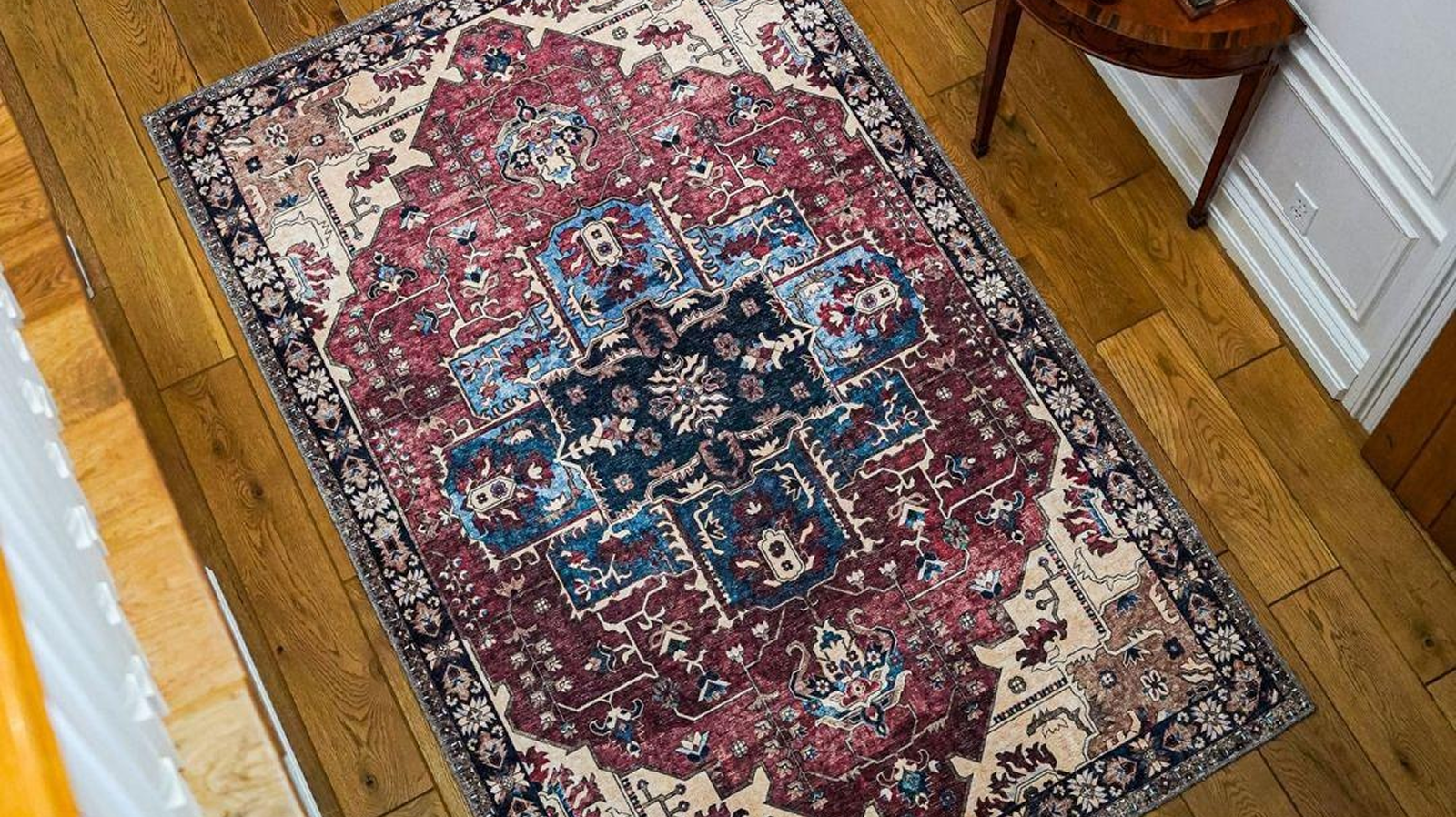 Choose the Right Area Rug for Small Spaces? - Arconiz