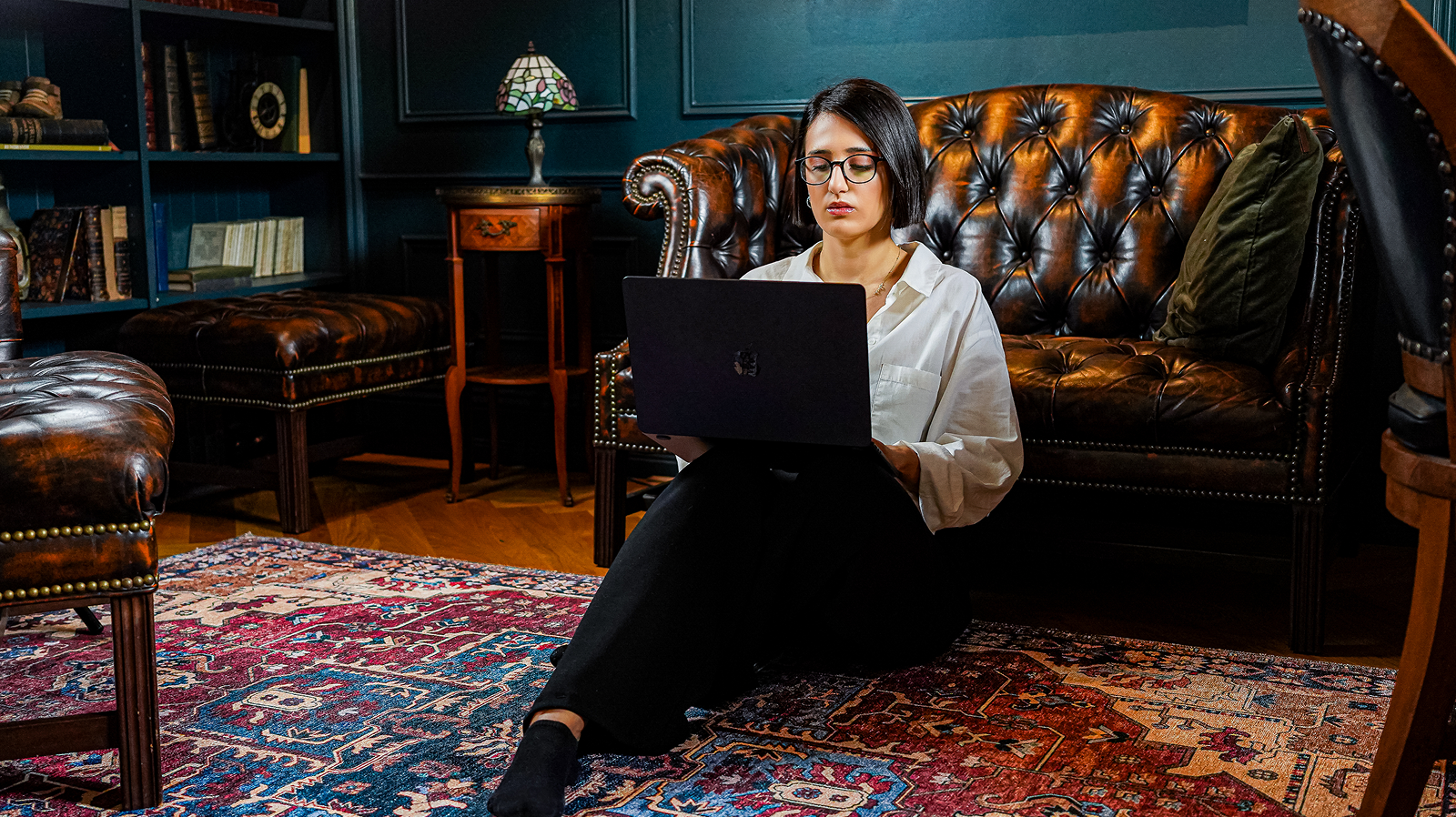 The Return of Vintage Rugs: Why They're Trending in 2025 - Arconiz