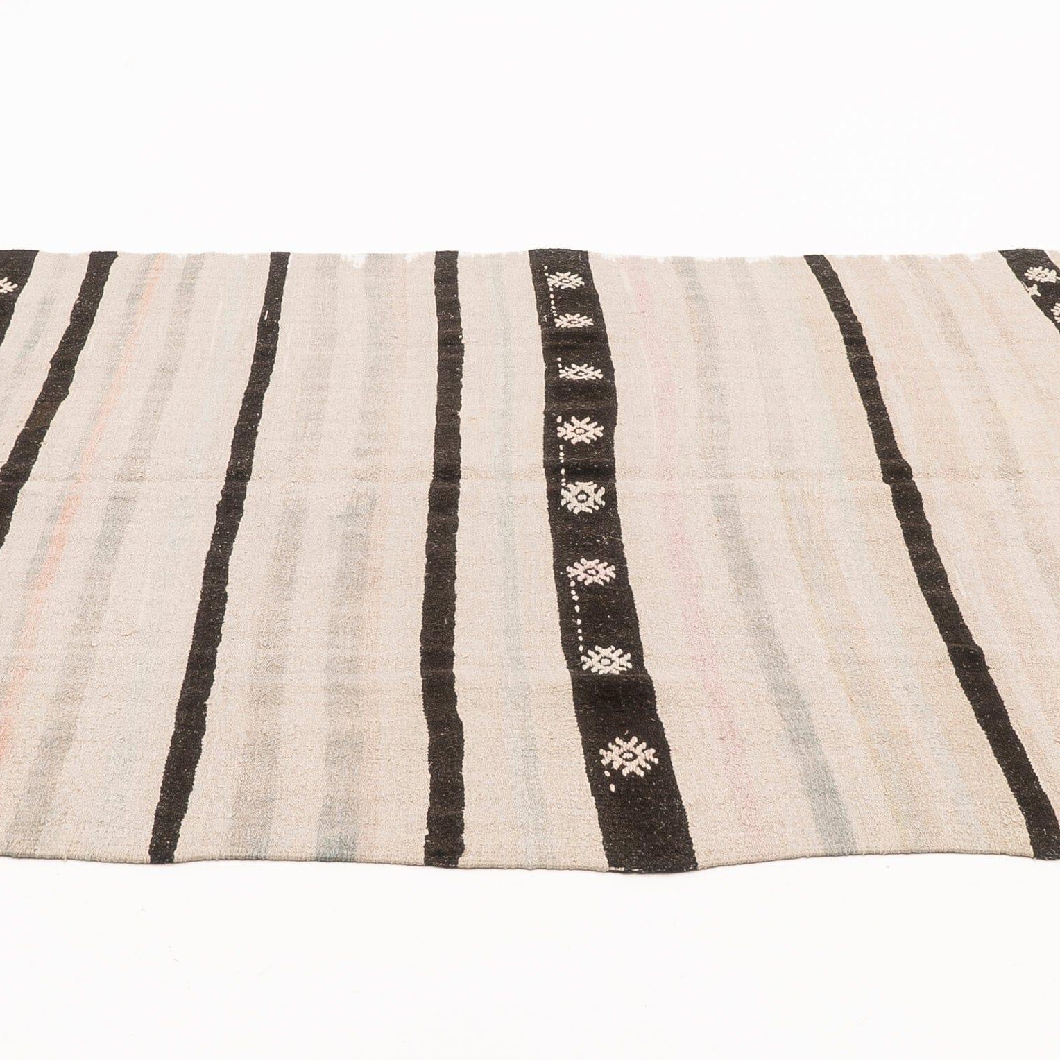 Hemp Bouquet Handwoven Vintage Hemp Rug - 01-00004 - Arconiz