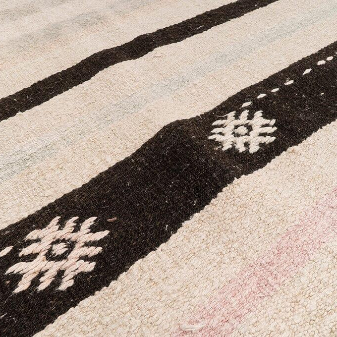 Hemp Bouquet Handwoven Vintage Hemp Rug - 01-00004 - Arconiz