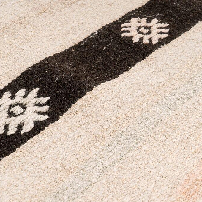 Hemp Bouquet Handwoven Vintage Hemp Rug - 01-00004 - Arconiz