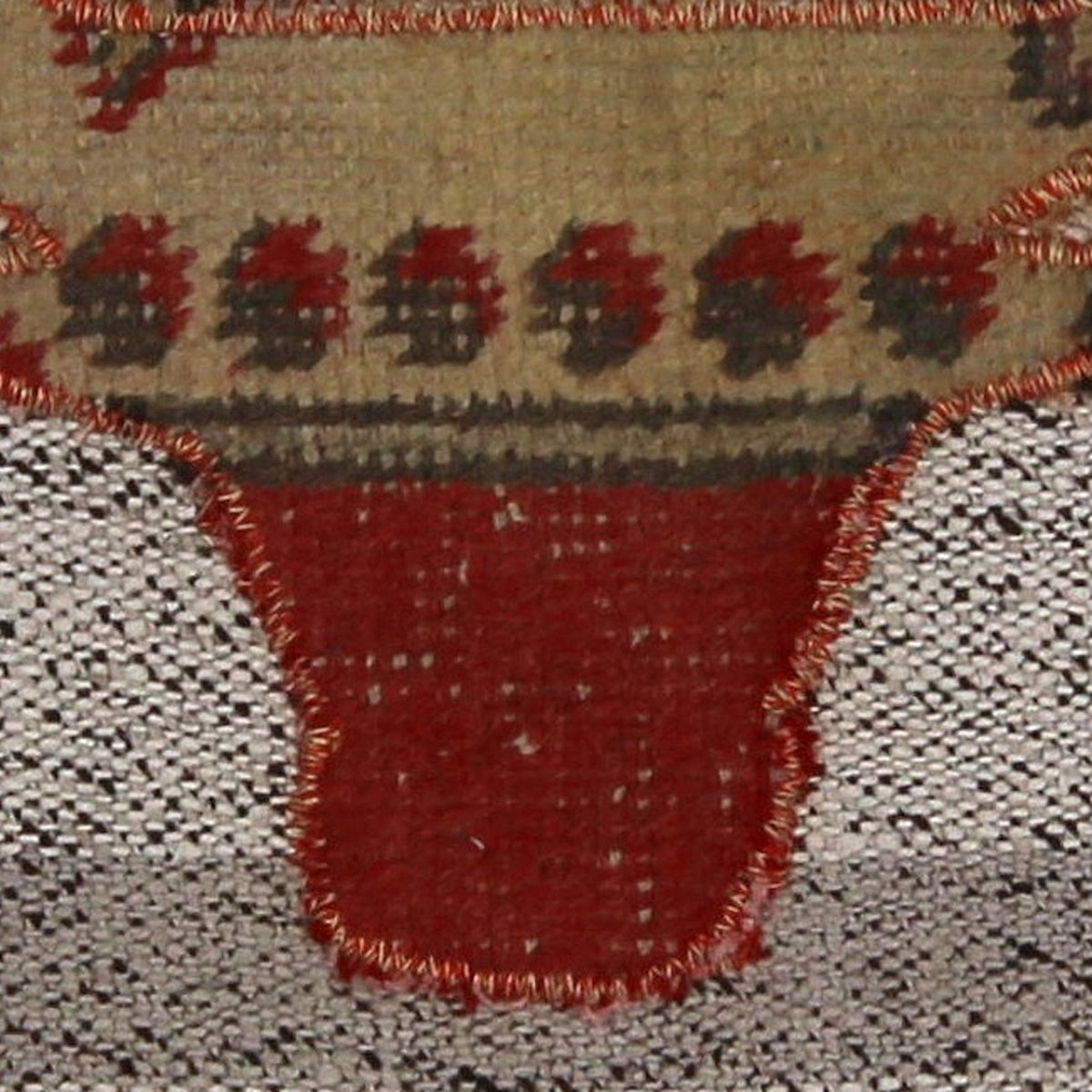 Close-up of the handwoven kilim weave - Tan & Red Kilim Bull on Grey Band - WA-BUL-TAN-5050-049 - Arconiz
