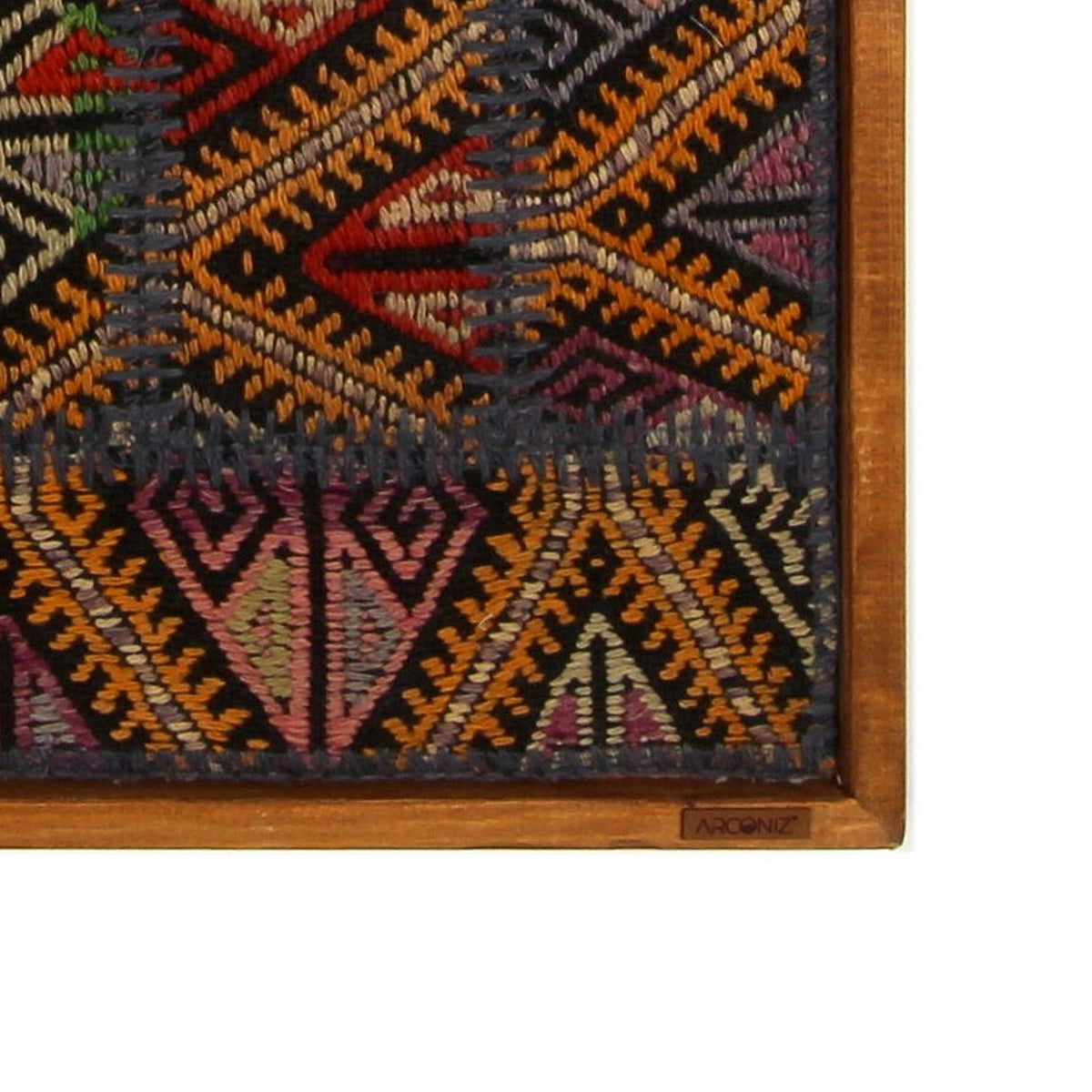 Solid wood frame corner and Arconiz maker's label - WA-TRB-NAV-7094-083