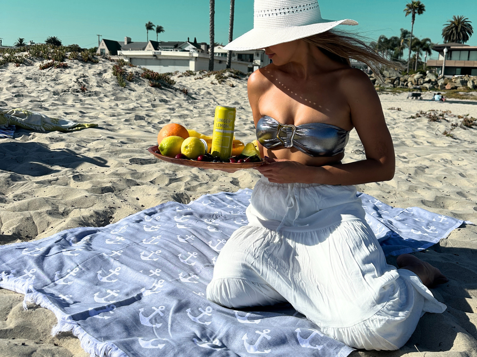 Best Beach Towel Colors That Hide Sand Stains and Sunscreen Marks