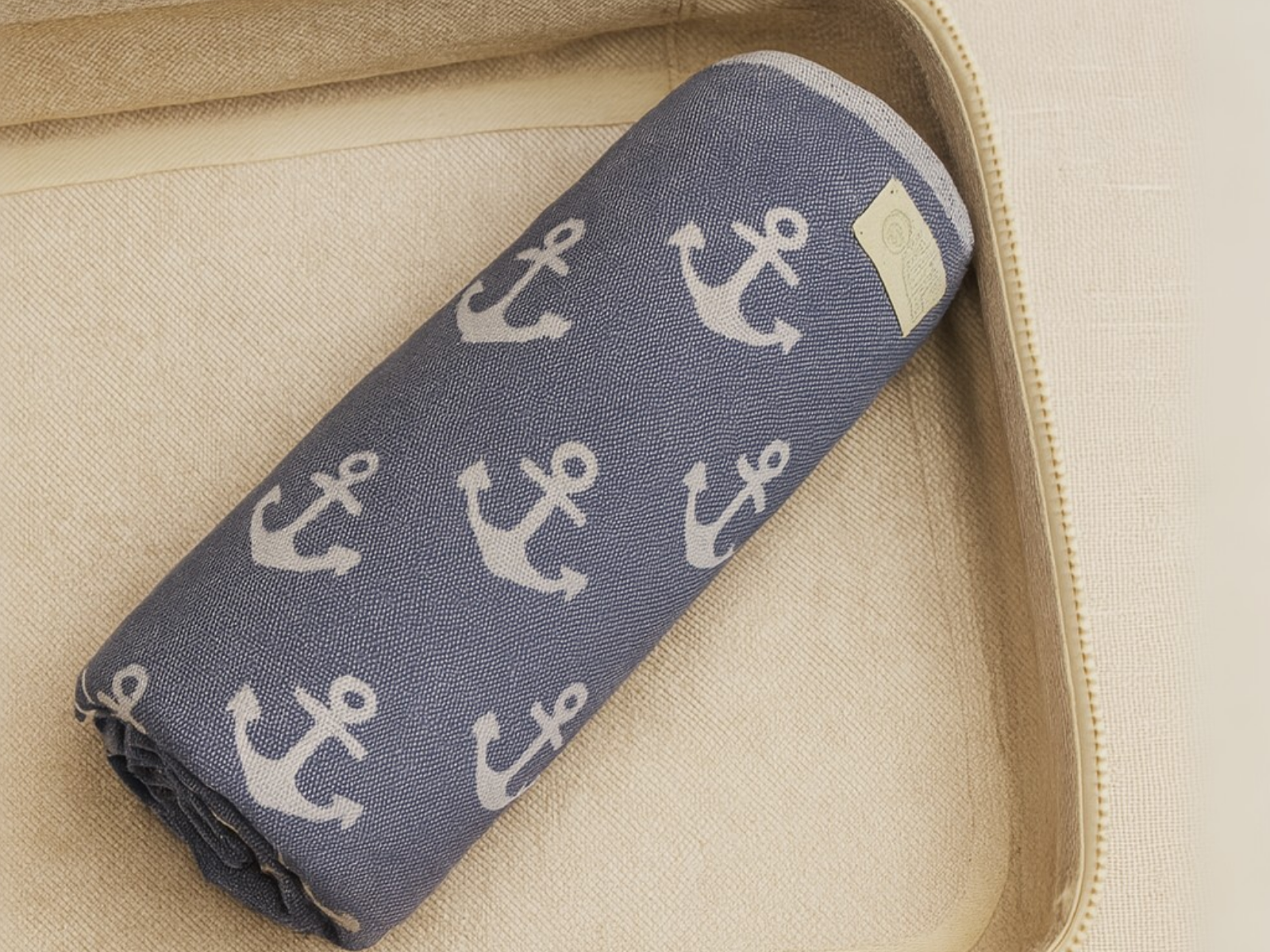 How to Fold Beach Towels for Travel: Save Space Like a Pro - Arconiz