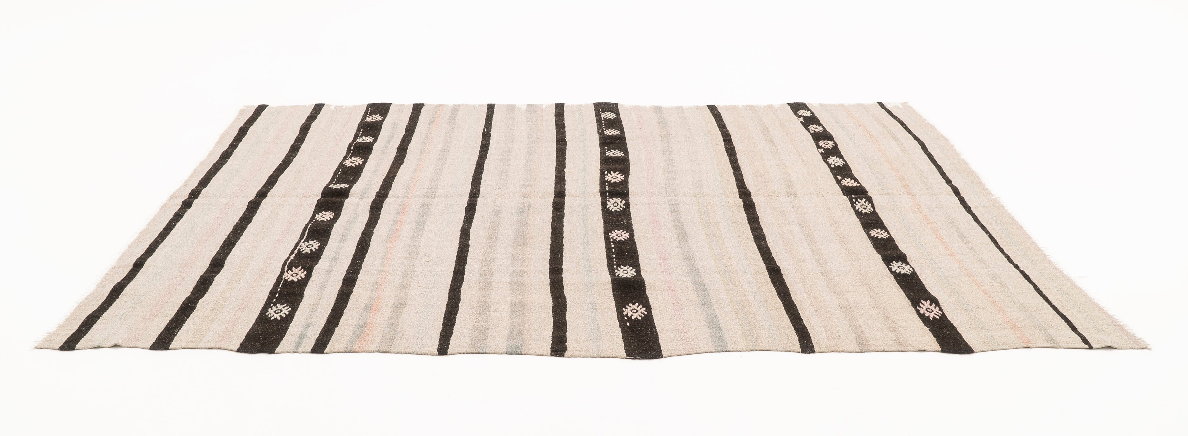  Eco-conscious hemp rug with natural fibers and durable construction