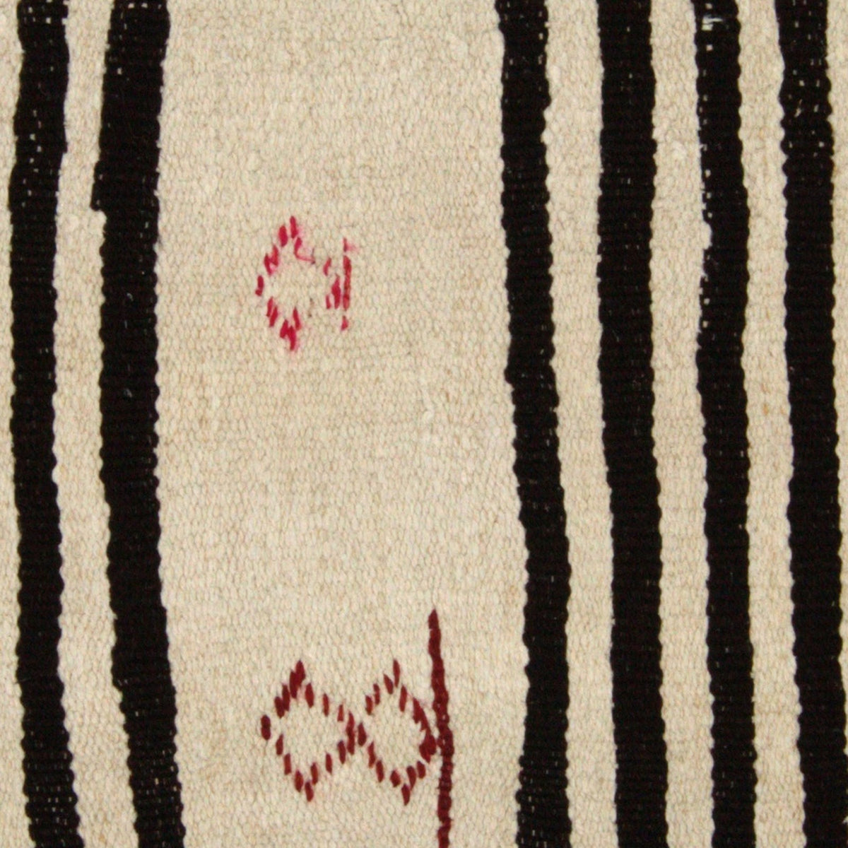 Close-up of the hemp kilim weave - Black & Cream stripe pillow cover - PC-STR-BLA-5050-019 - Arconiz