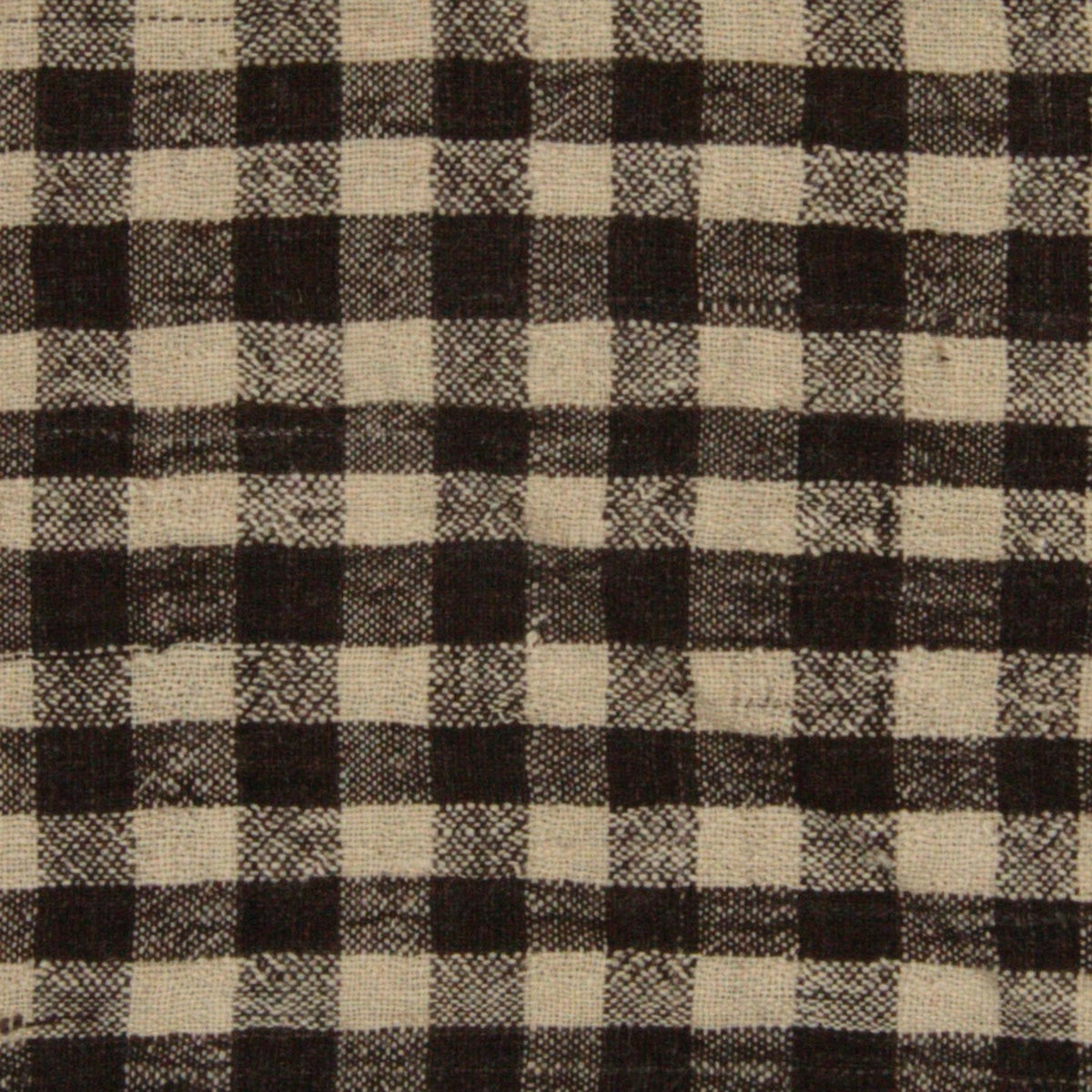 Close-up of the wool weave - Black & Cream check pillow cover - PC-CHE-BLA-5050-011 - Arconiz