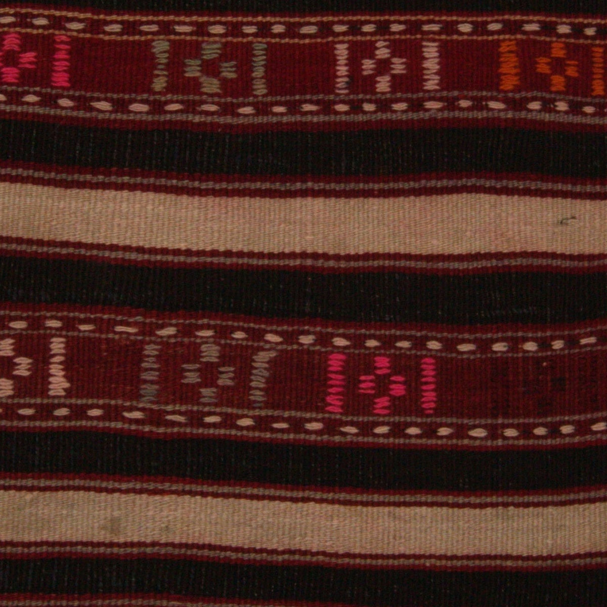 Close-up of the kilim weave - Black & Red stripe pillow cover - PC-STR-BLA-4545-012 - Arconiz