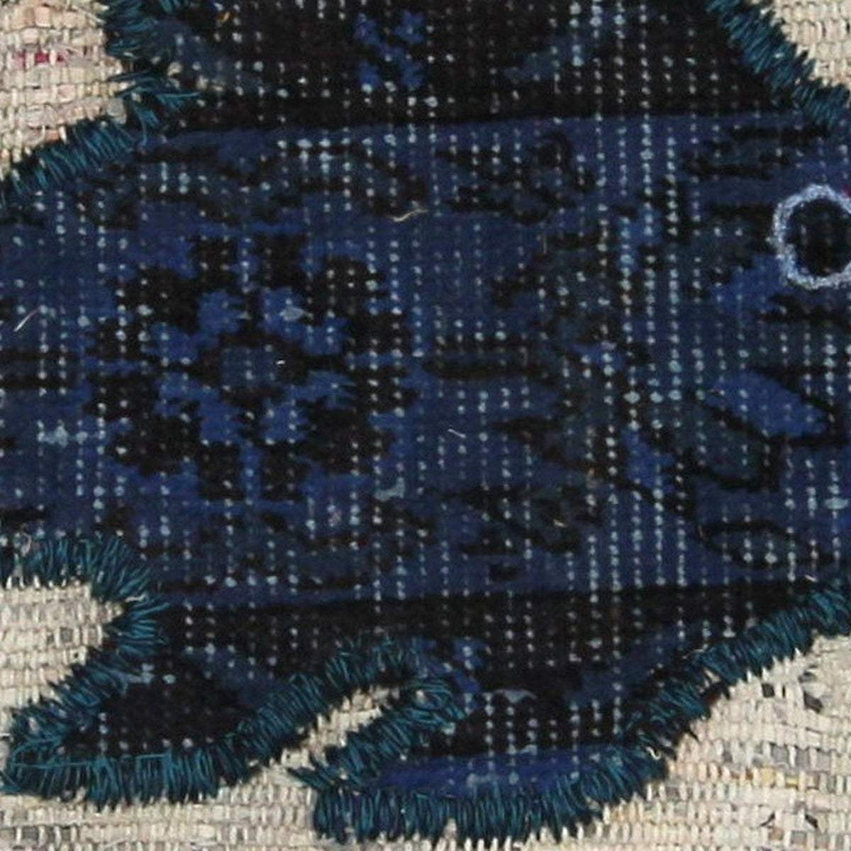 Close-up of the handwoven kilim weave - Navy Kilim Fish on Cream Fleck - WA-FSH-NAV-5050-030 - Arconiz