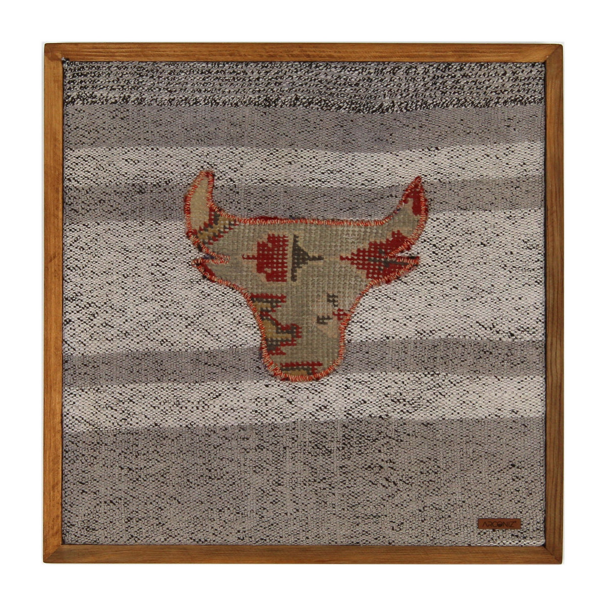 Cream & Coral Kilim Bull woven wall art 20" x 20" - WA-BUL-CRE-5050-041 - Arconiz