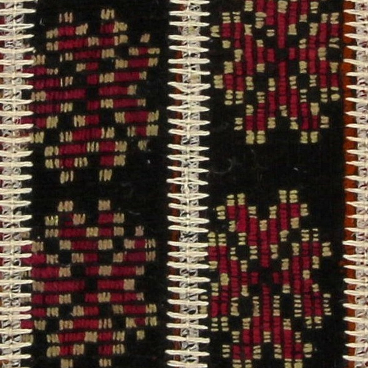 Close-up of the handwoven kilim weave - Ivory Kilim Patchwork on Deep Red & Black - WA-PCH-IVO-70105-080 - Arconiz